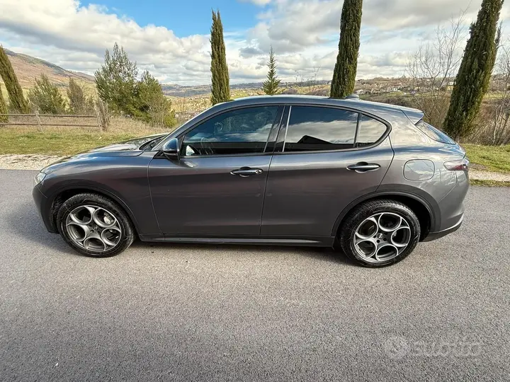 Alfa Romeo Stelvio 2023 photo 3