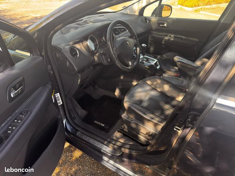 Peugeot 5008 2011 photo 3