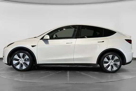 Tesla Model Y 2021 photo 2
