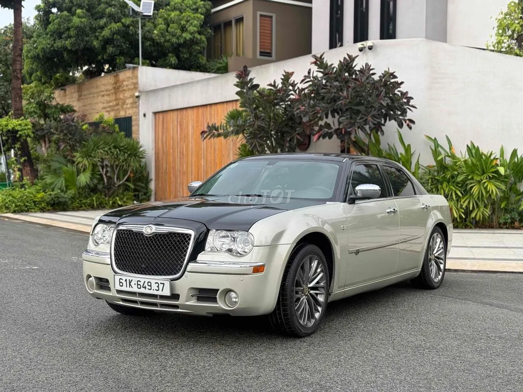Chrysler 300C 2008 photo 2