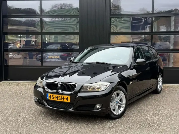 BMW 318I