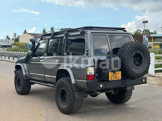 Nissan Patrol 1993 photo 4