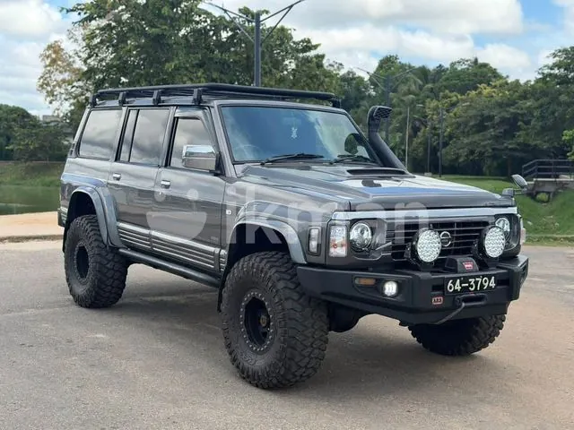 Nissan Patrol 1993 photo 2