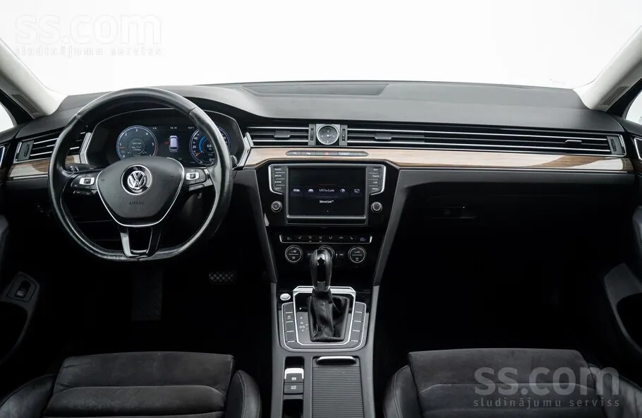 Volkswagen Passat 2015 photo 2