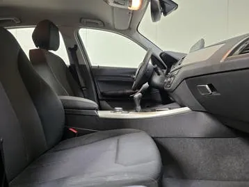 BMW 1 Series 2018 photo 2