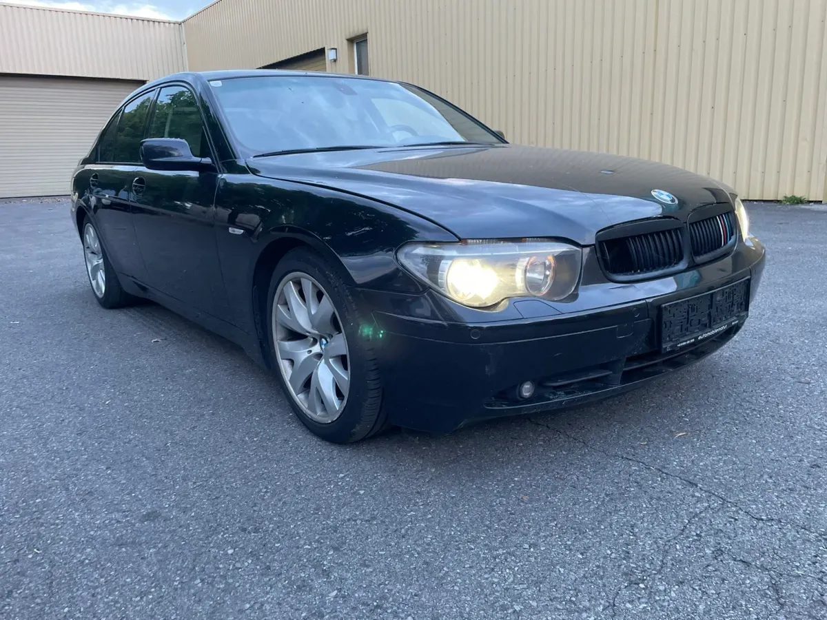 BMW 7 Series 2005 photo 2