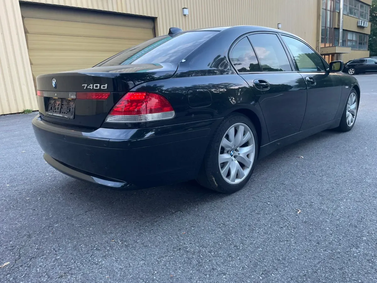 BMW 7 Series 2005 photo 3