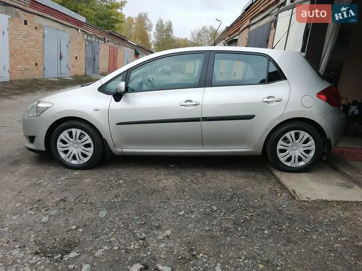 Toyota Auris 2008 photo 2