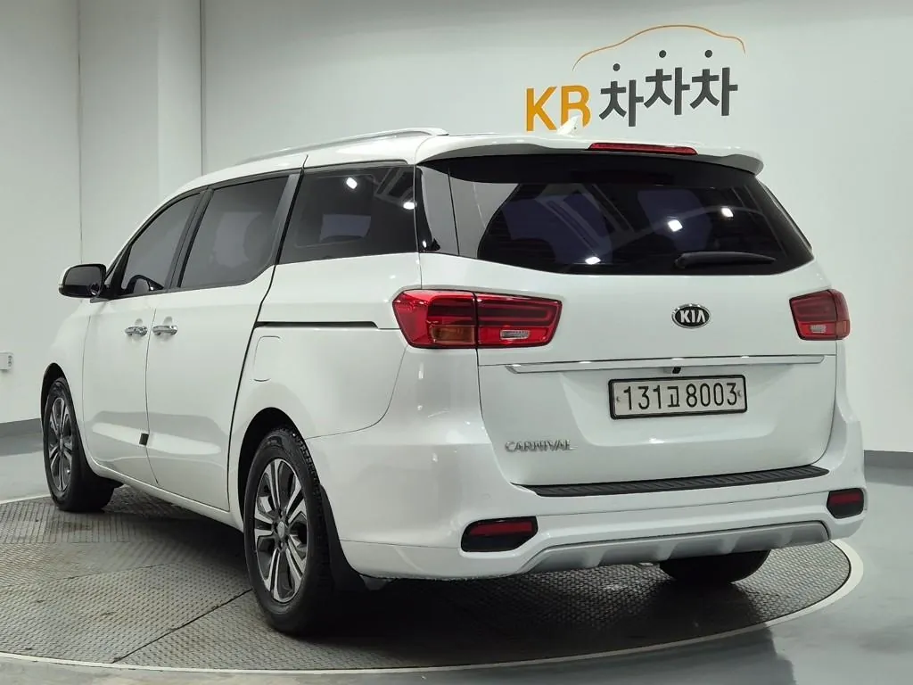Kia Carnival 2019 photo 2