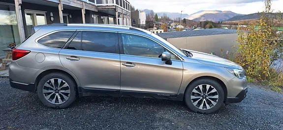 Subaru Outback 2015 photo 2