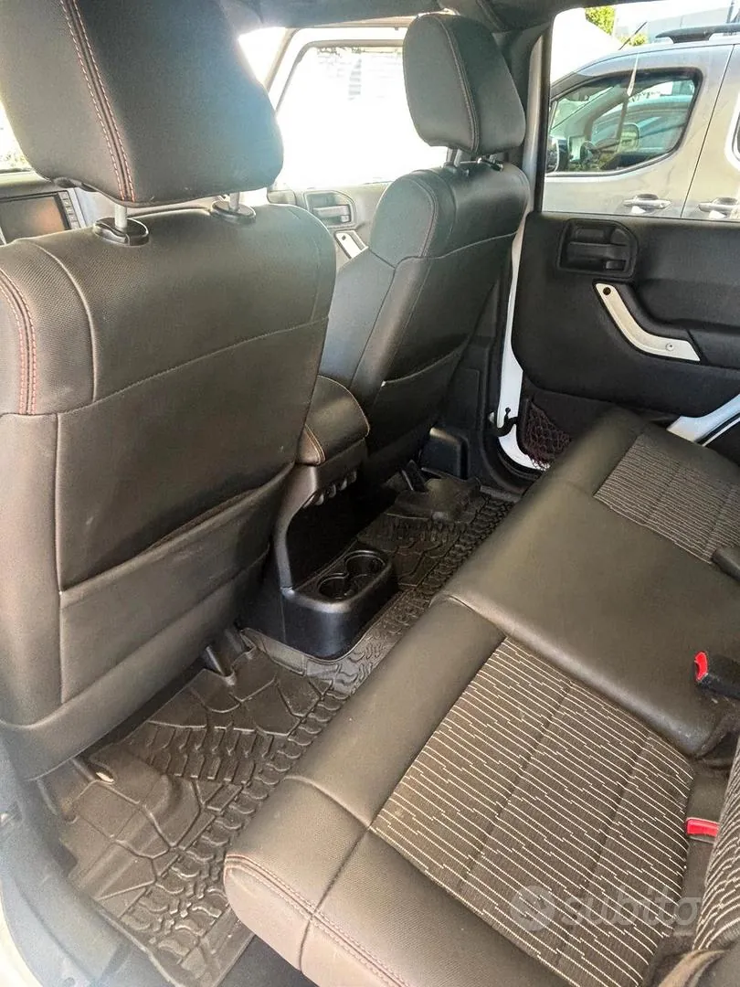 Jeep Wrangler 2012 photo 3