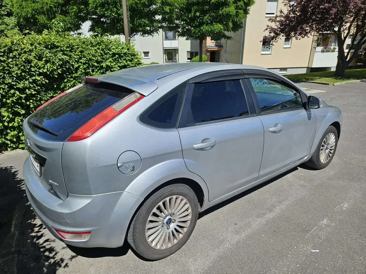 Ford Focus 2009 photo 3
