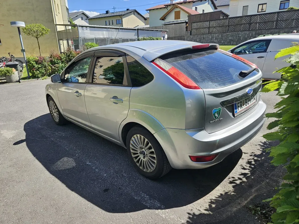 Ford Focus 2009 photo 2
