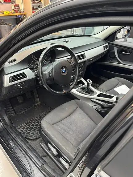 BMW 320I 2010 photo 5