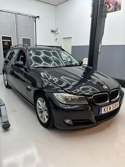BMW 320I 2010 photo 2