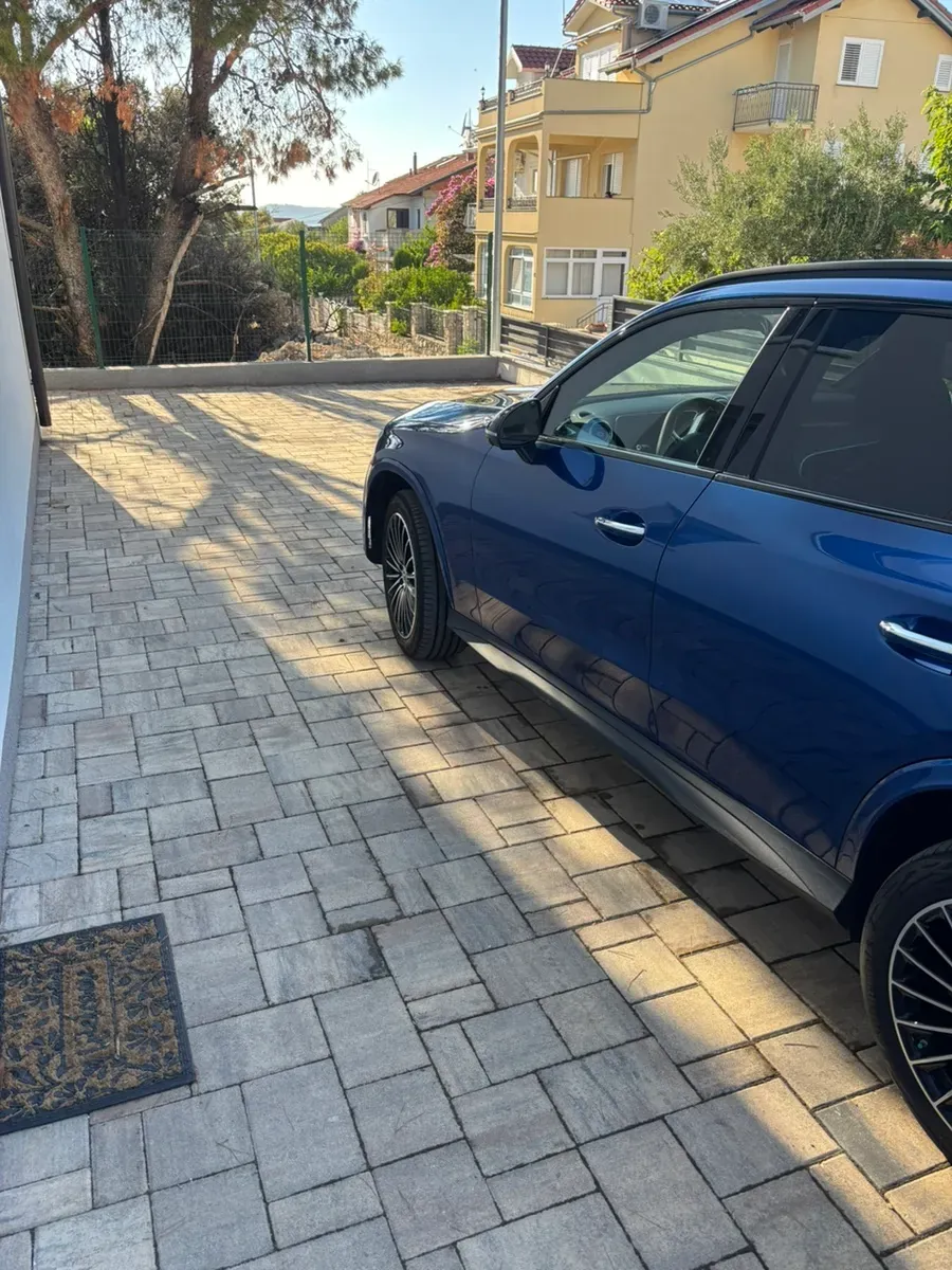 Mercedes-Benz Glc-Class 2024 photo 2
