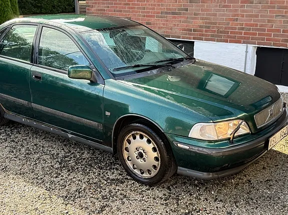 Volvo S40 1998 photo 3