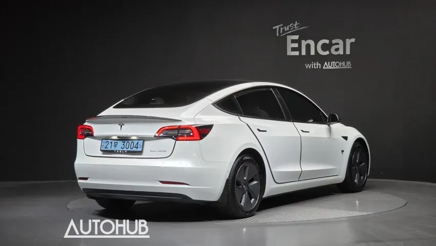 Tesla Model 3 2021 photo 2