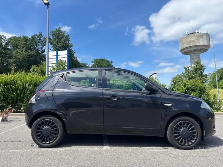 Lancia Ypsilon 2018 photo 3