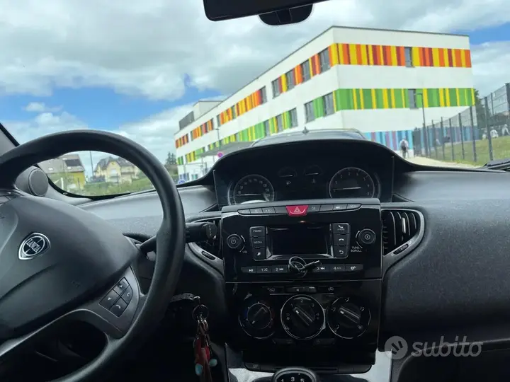 Lancia Ypsilon 2018 photo 4
