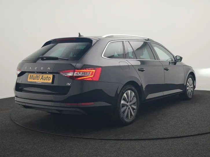 Skoda Superb 2022 photo 3