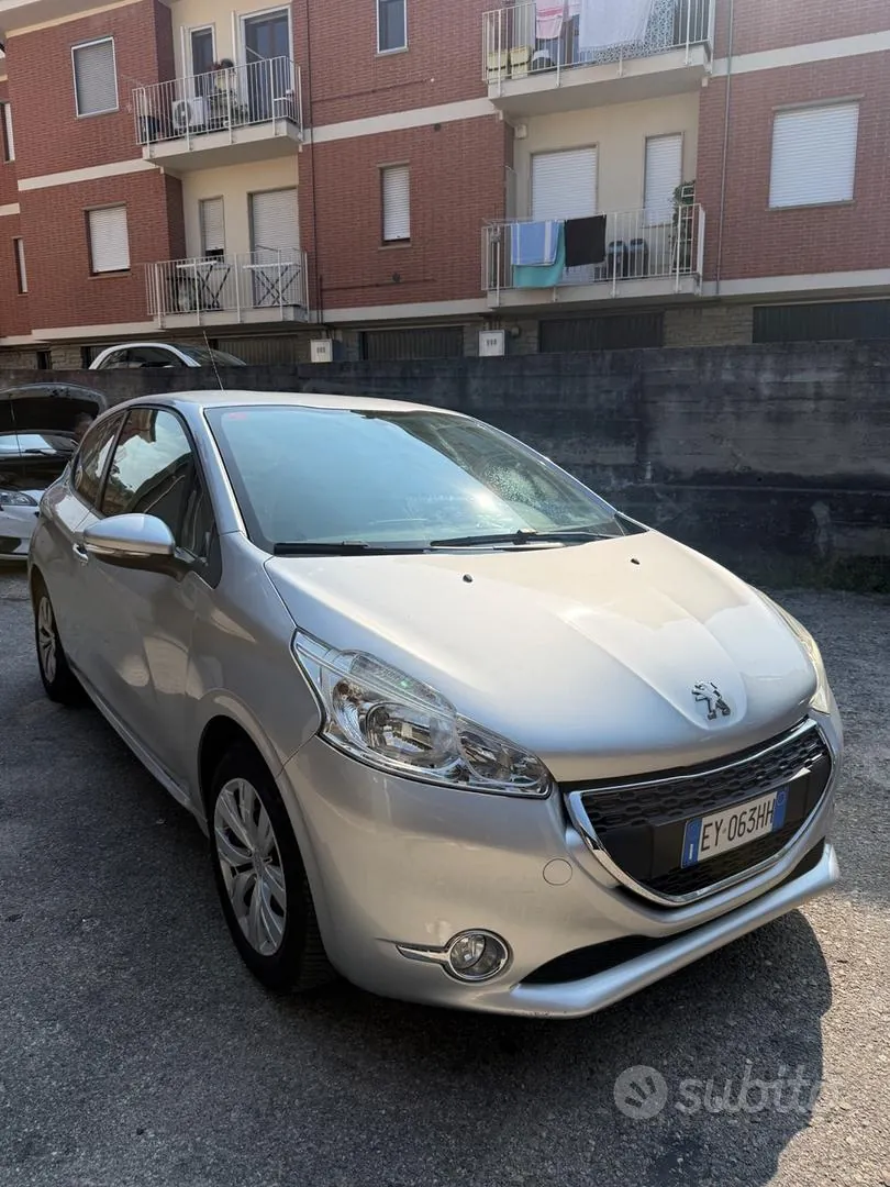 Peugeot 208