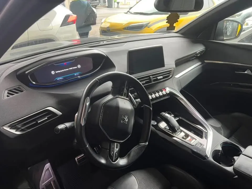 Peugeot 5008 2018 photo 2