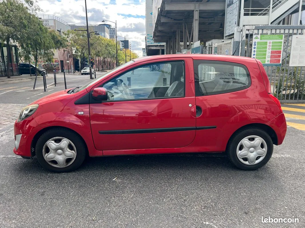Renault Twingo 2010 photo 2