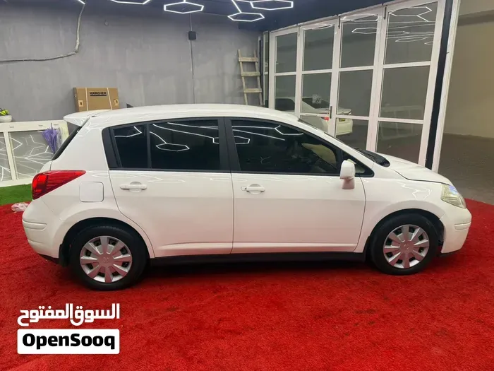 Nissan Tiida 2011 photo 5