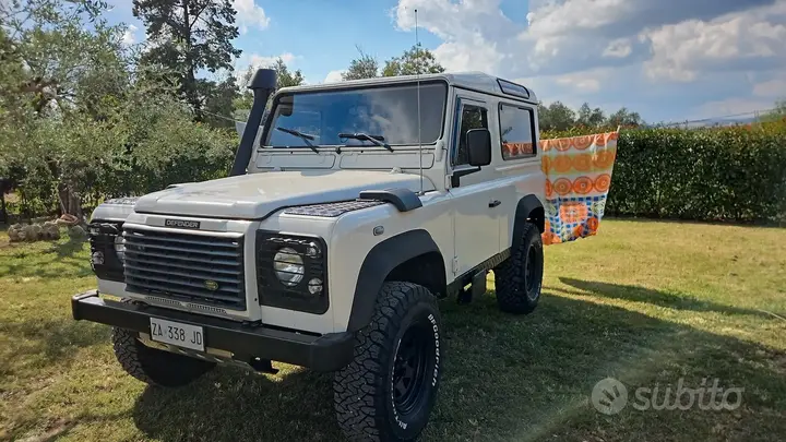 Land Rover Defender 2000 photo 3
