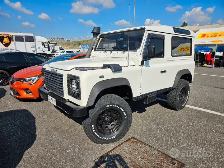 Land Rover Defender 2000 photo 4