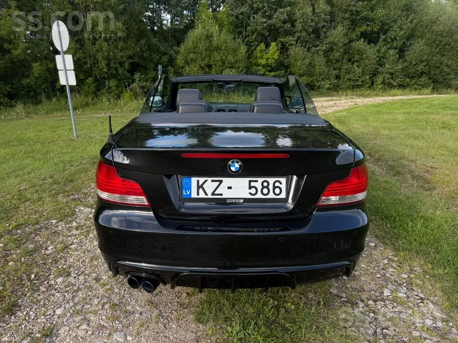BMW E88 2010 photo 4
