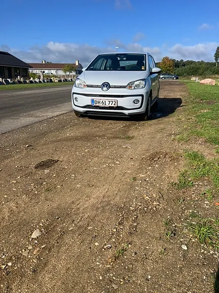 Volkswagen Up 2018 photo 3
