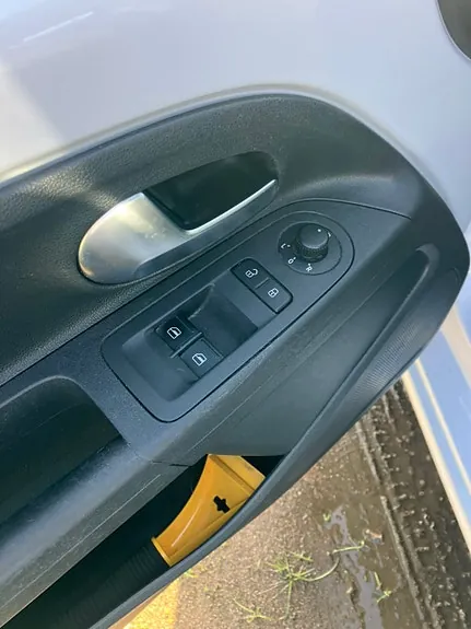 Volkswagen Up 2018 photo 5