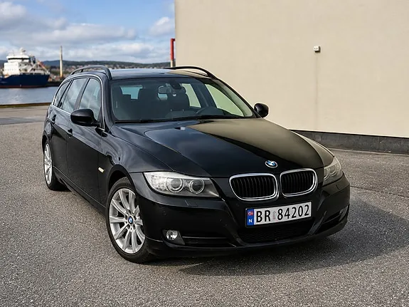 BMW 318D 2009 photo 3