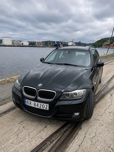 BMW 318D 2009 photo 5