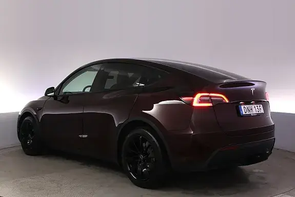 Tesla Model Y 2023 photo 4