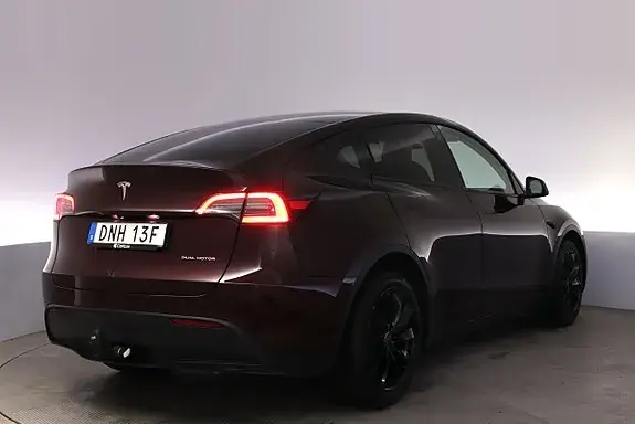 Tesla Model Y 2023 photo 5