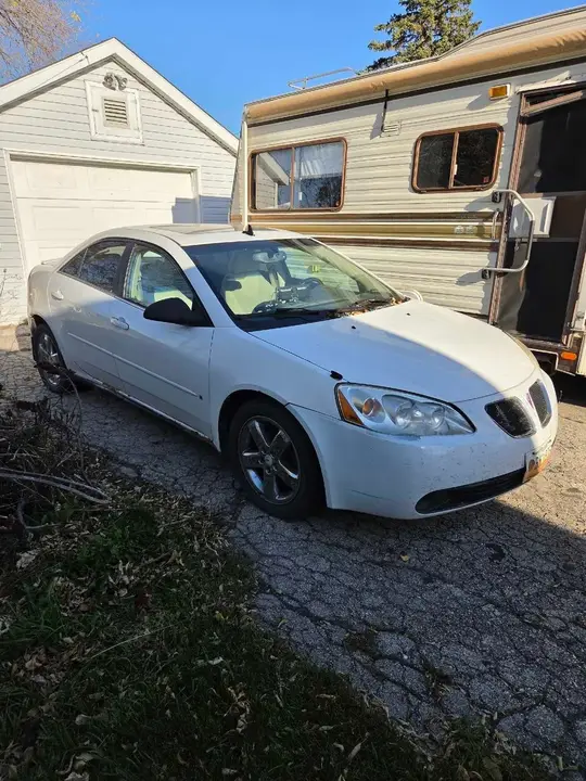 Pontiac G6 2009 photo 2