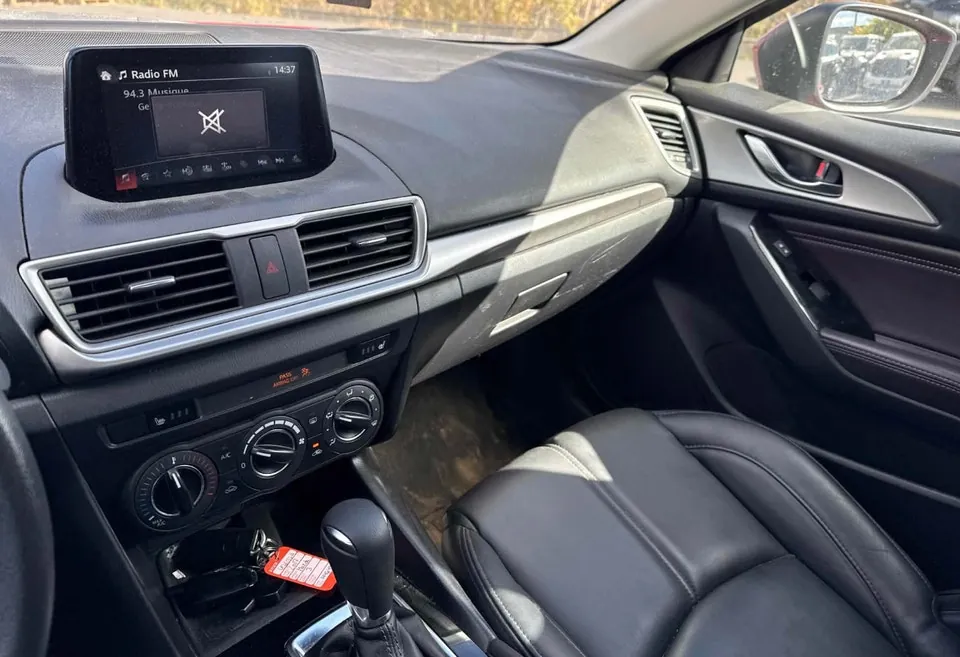 Mazda Mazda3 2017 photo 3