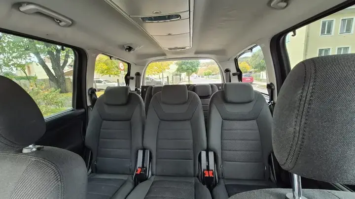 Ford Galaxy 2010 photo 2