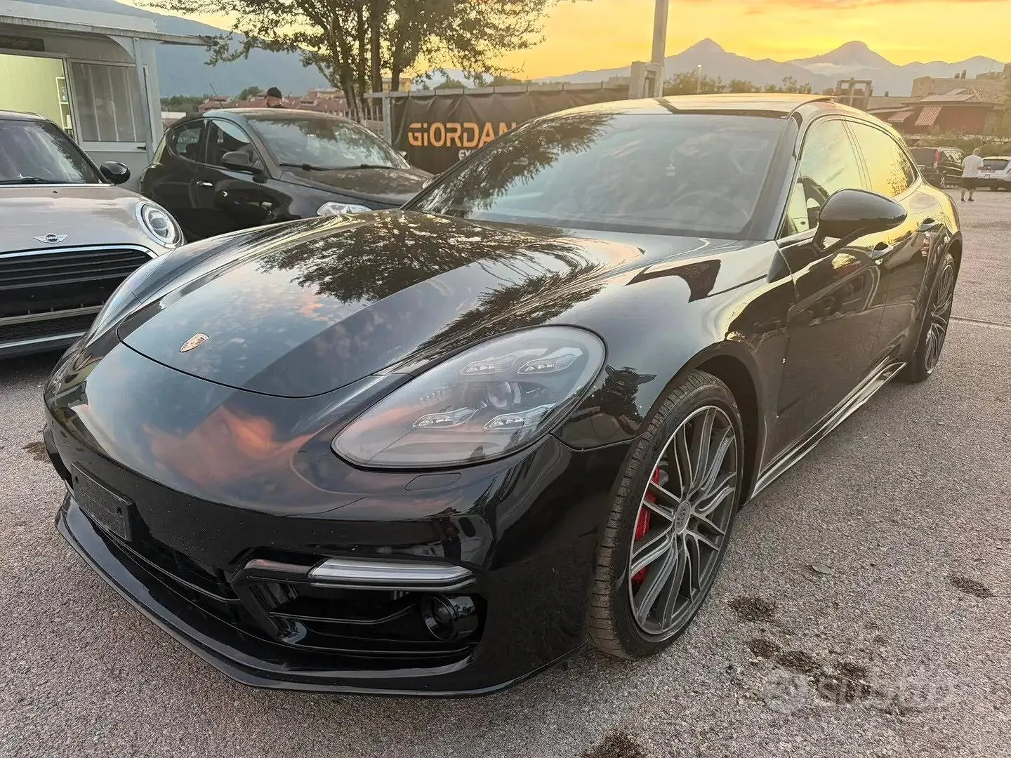 Porsche Panamera 2018 photo 2