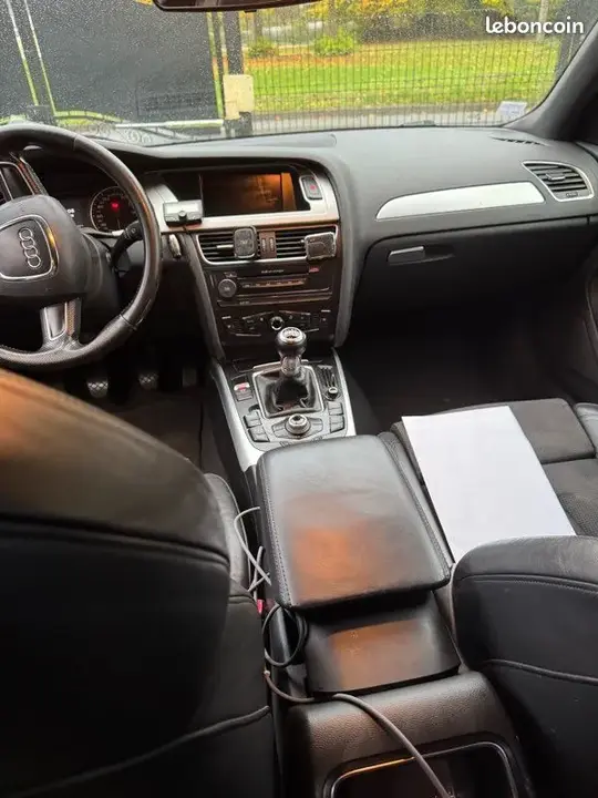 Audi A4 2009 photo 2