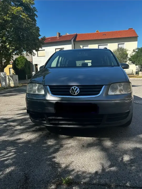 Volkswagen Touran 2005 photo 2