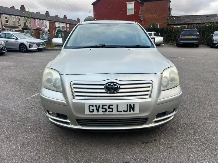 Toyota Avensis 2005 photo 2