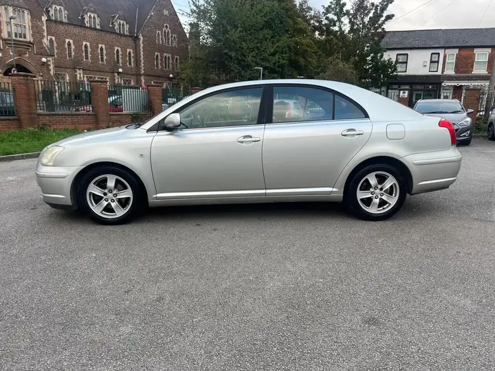 Toyota Avensis 2005 photo 4