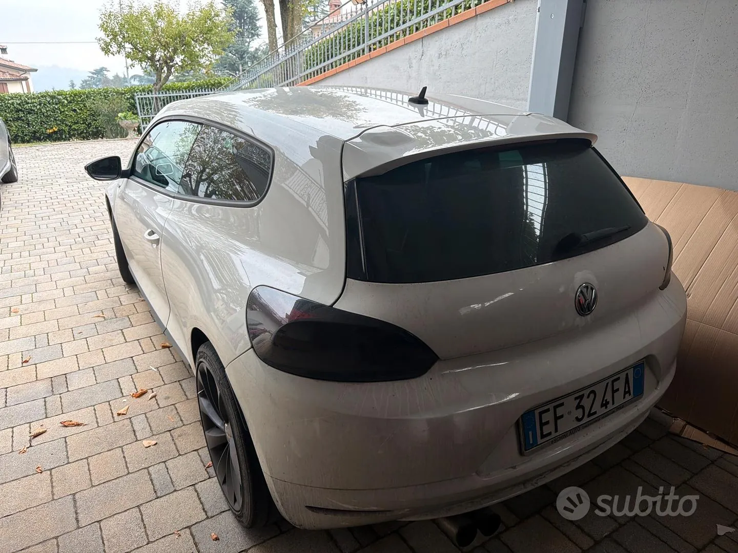 Volkswagen Scirocco 2011 photo 2
