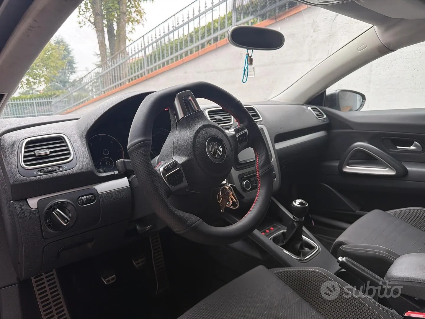 Volkswagen Scirocco 2011 photo 3