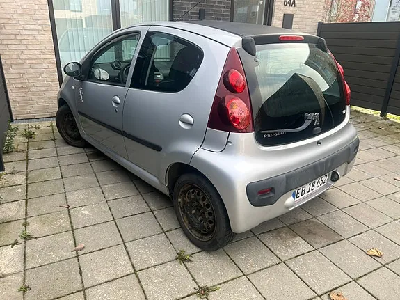 Peugeot 107 2012 photo 4
