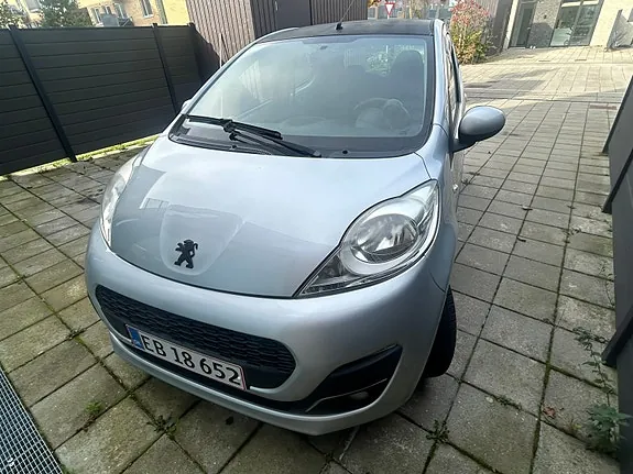 Peugeot 107 2012 photo 2
